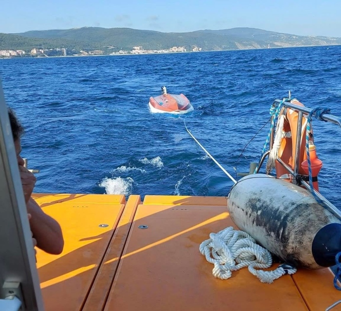 Спасиха четирима души край Несебър след като лодката им се преобърна в морето 