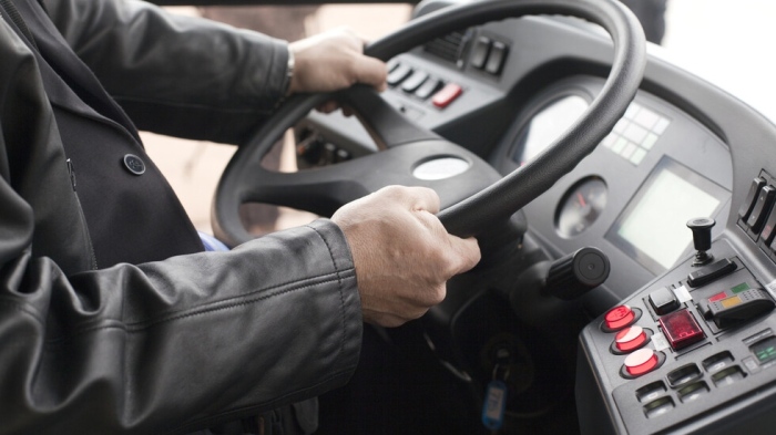 Двама мъже извършиха граждански арест на пиян шофьор на автобус край Слънчев бряг