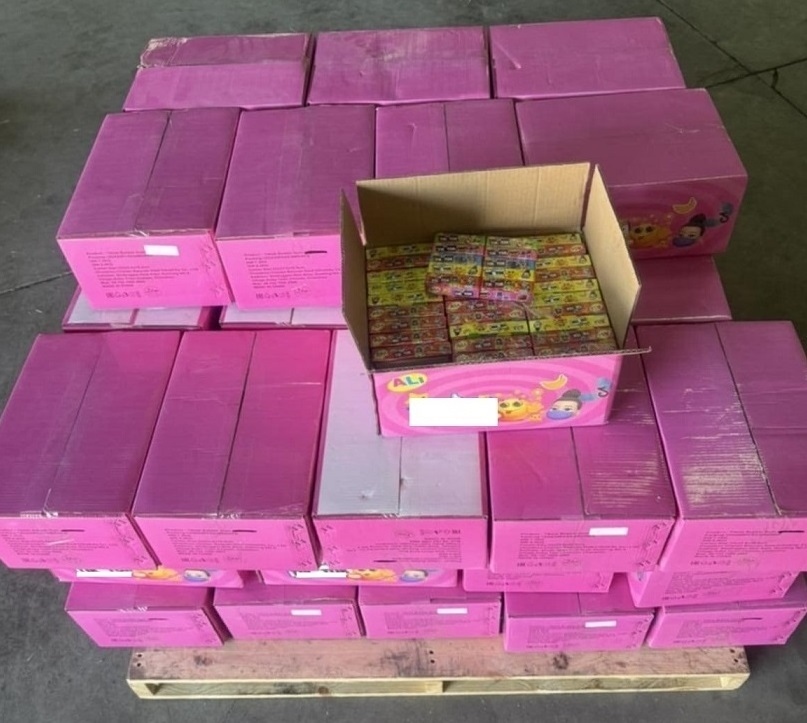 Задържаха 30 000 дъвки от Китай на бургаското пристанище 