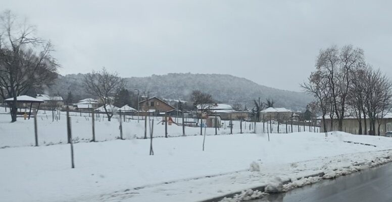 Заради липса на ток: Обявиха неучебен ден в няколко села край Поморие