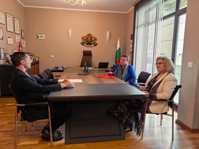 Царево събира над 800 фолклорни изпълнители от Балканите с амбиция за рекорд на Гинес